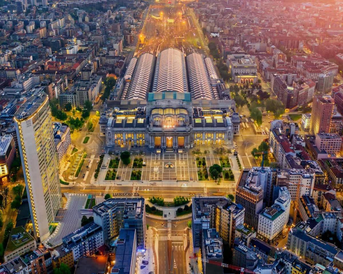 Oasis Suite - Subway 50 Meters Just 5 Minutes From Duomo Милан Экстерьер фото